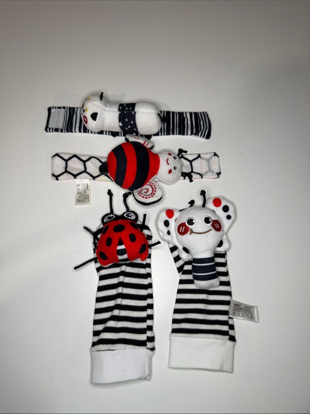 Infinno Wrist Rattles & Foot Finder Socks Baby Sensory Toy Set